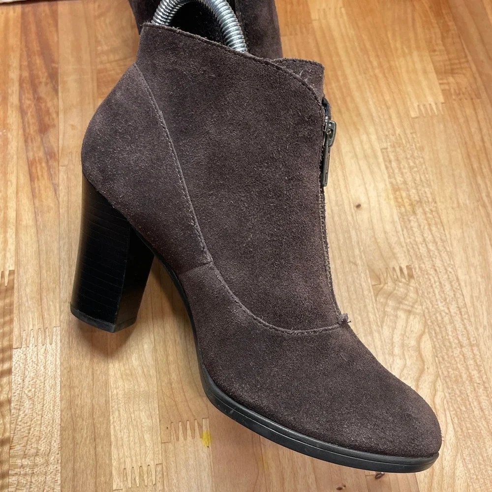 Born Womens Dark Brown Suede Front Zip Ankle‎ Booties Block Heel D39522 Size 6